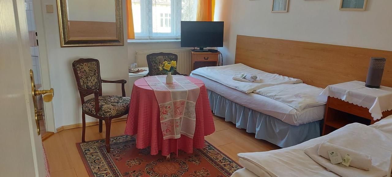 אוסטרבה Hotel Garni מראה חיצוני תמונה