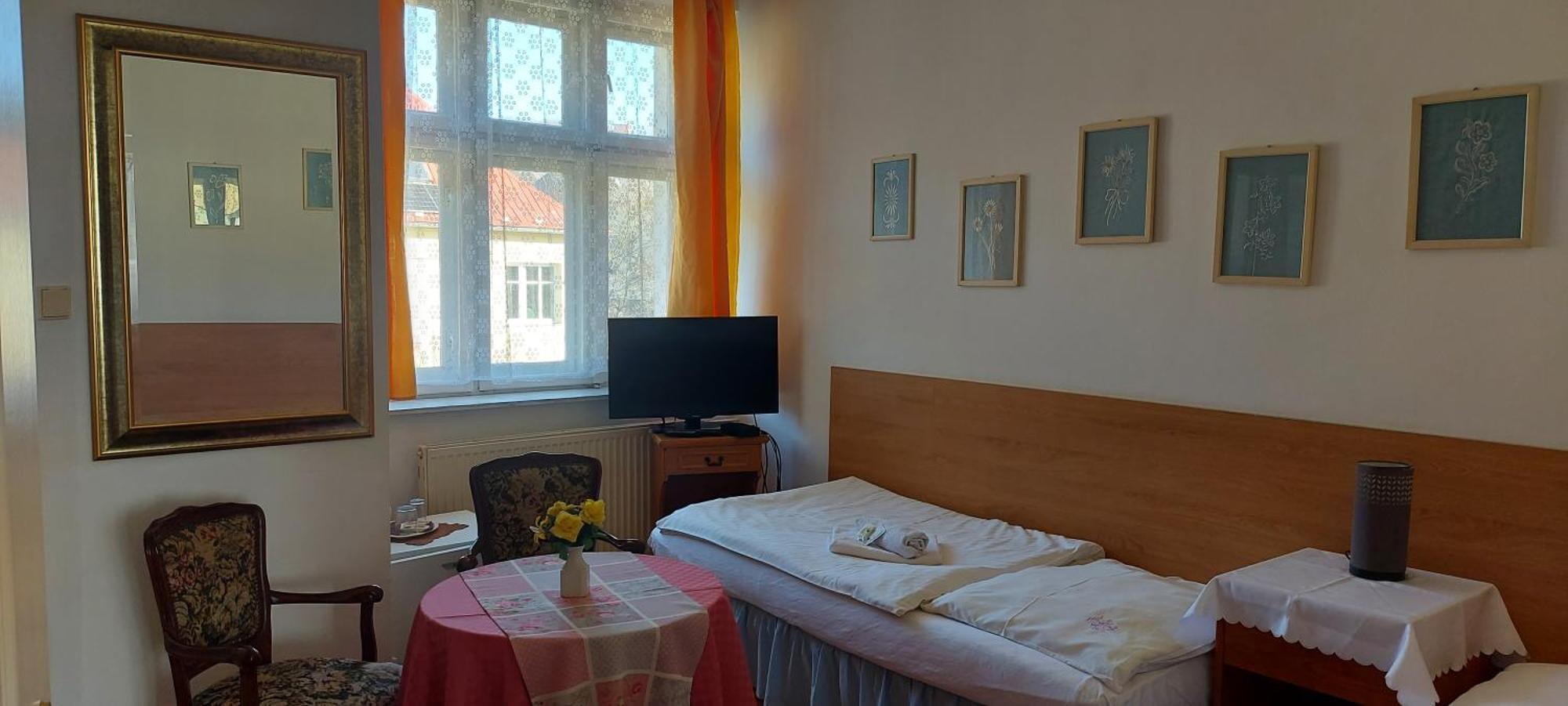 אוסטרבה Hotel Garni מראה חיצוני תמונה