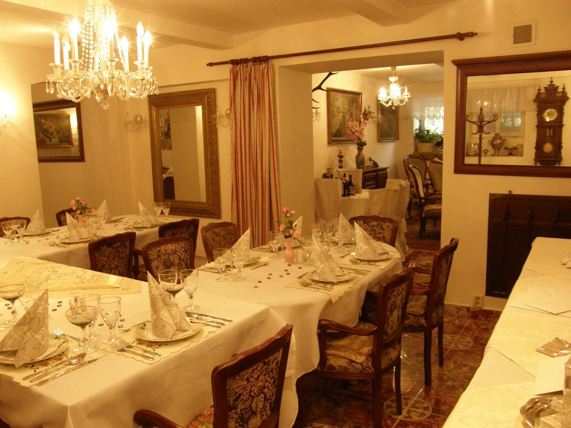 אוסטרבה Hotel Garni מראה חיצוני תמונה