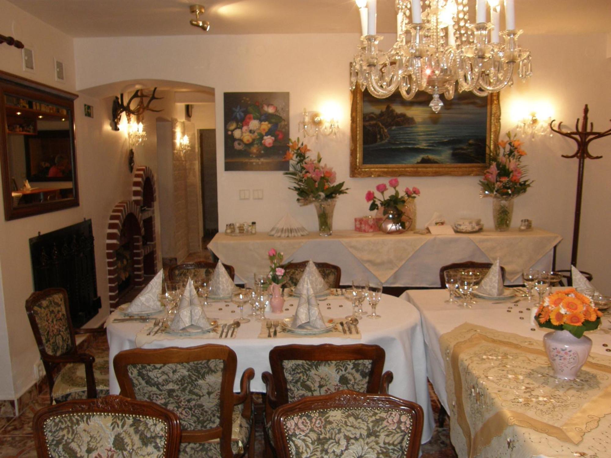 אוסטרבה Hotel Garni מראה חיצוני תמונה