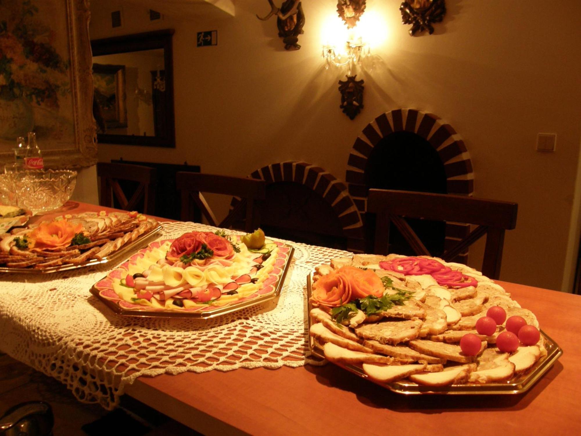 אוסטרבה Hotel Garni מראה חיצוני תמונה