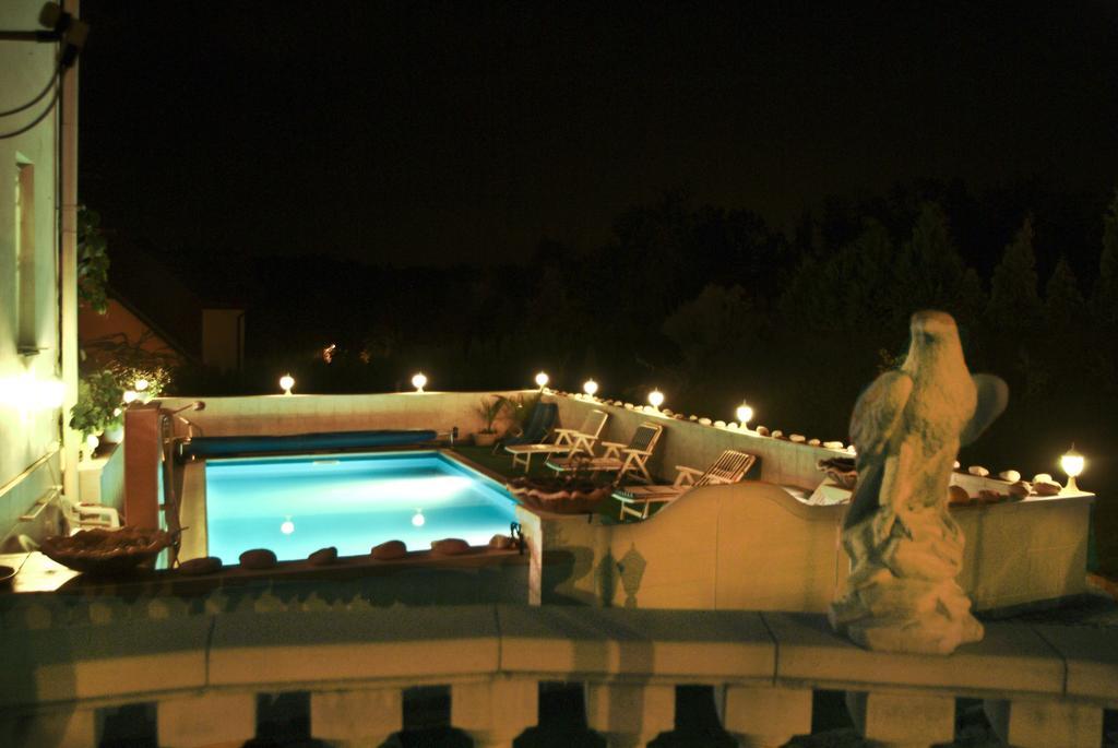 אוסטרבה Hotel Garni מראה חיצוני תמונה