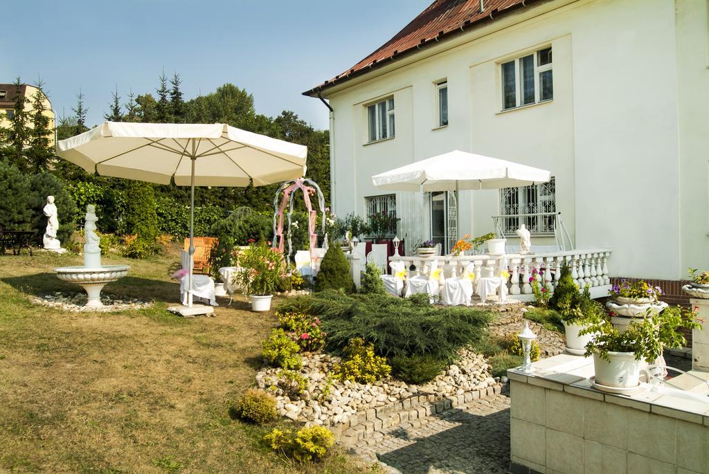אוסטרבה Hotel Garni מראה חיצוני תמונה