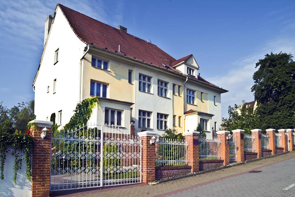 אוסטרבה Hotel Garni מראה חיצוני תמונה