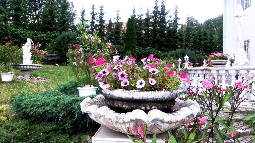אוסטרבה Hotel Garni מראה חיצוני תמונה